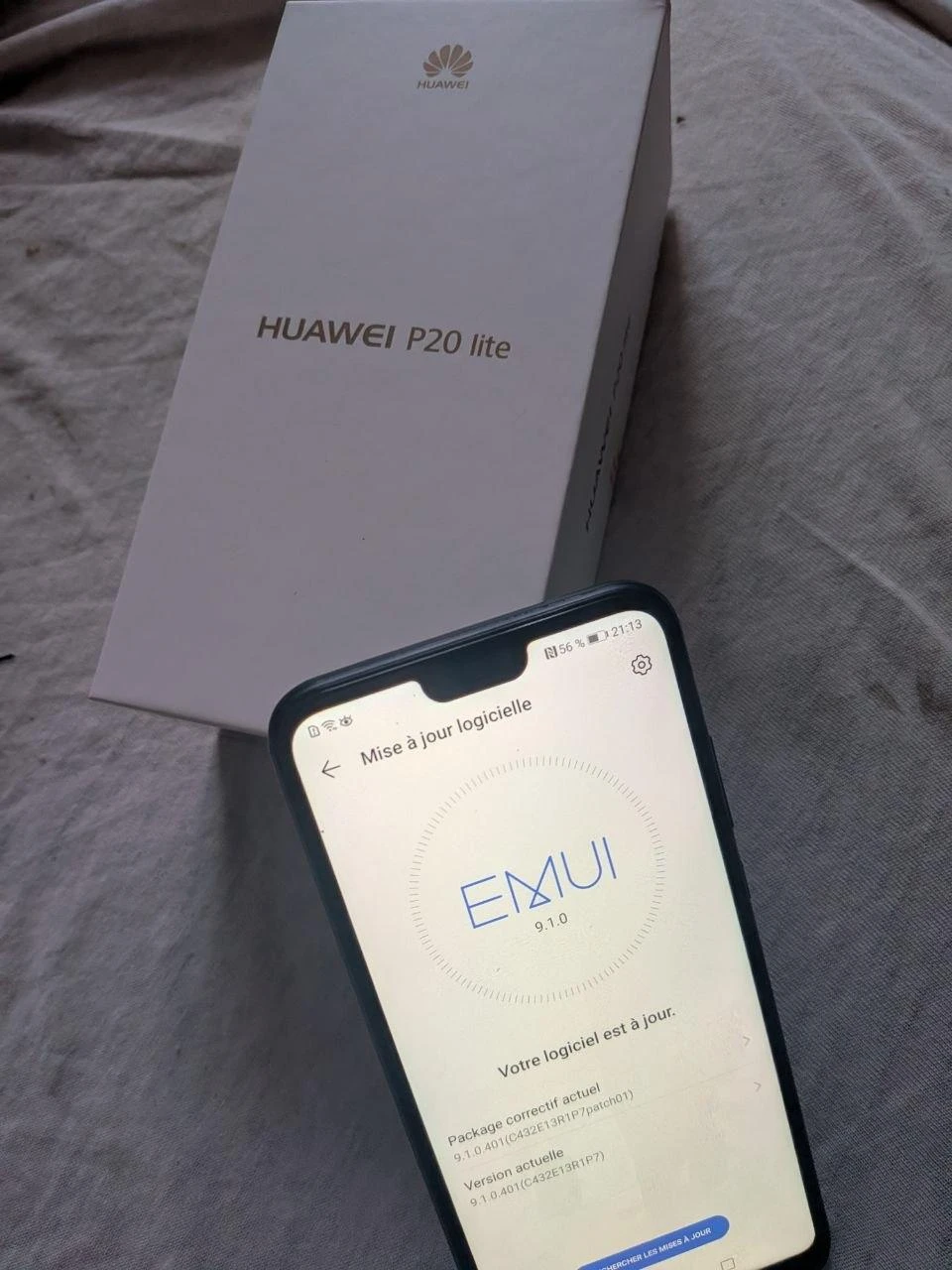 Huawei P20 Lite 64 Go (Android 9) + Enceinte Huawei neuve